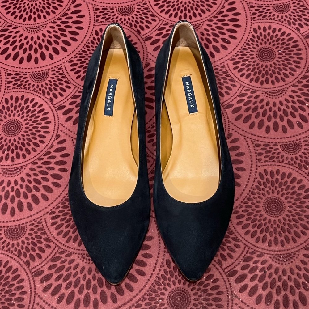 Margaux Navy Suede Pointed Toe Flats size 42 W
